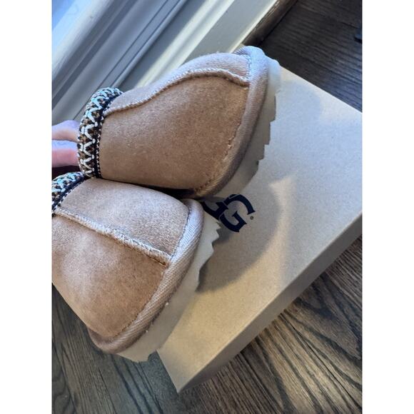 UGG Tasman Slippers Chestnut Little Kids Size 10c NIB NEW - Picture 13 of 13